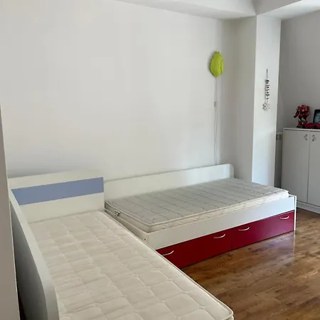 Majakovski 11 Urban Üsküp
